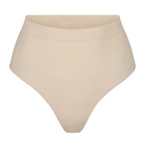 SKIMS NWOT Seamless Sculpt Mid Waist Thong, Color: Sand, Size: M